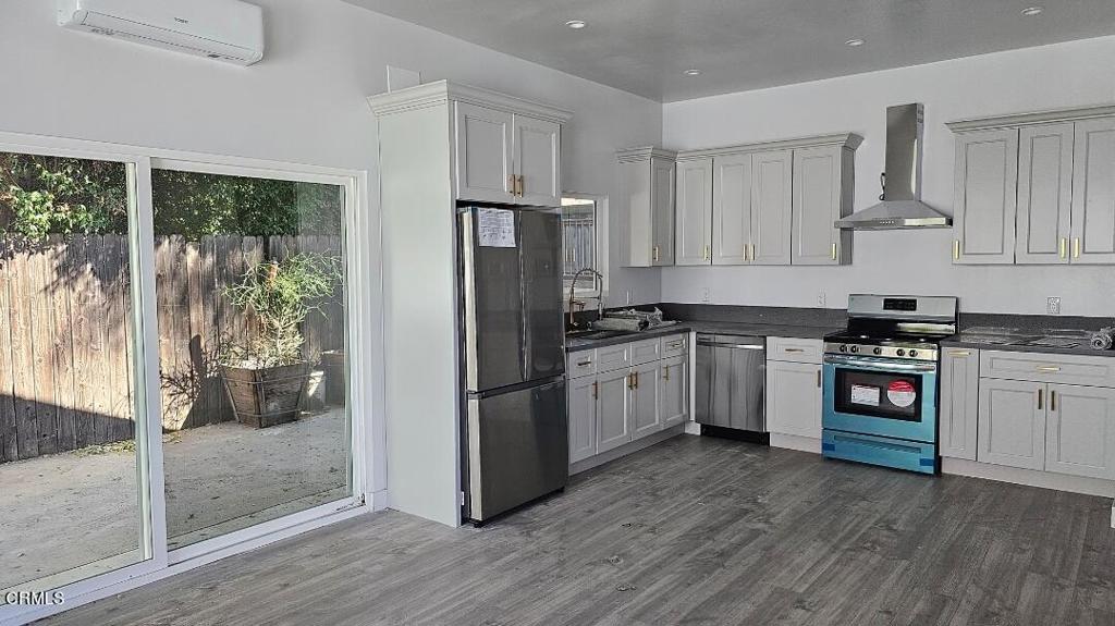 Great Monrovia neighborhood.New Built ADU House.2 bed 2 bath, Modern back home.Open floor plan with stainless appliances, Washer/Dryer beautiful floors, modern bathroom, private side yard/patio.A Must See!