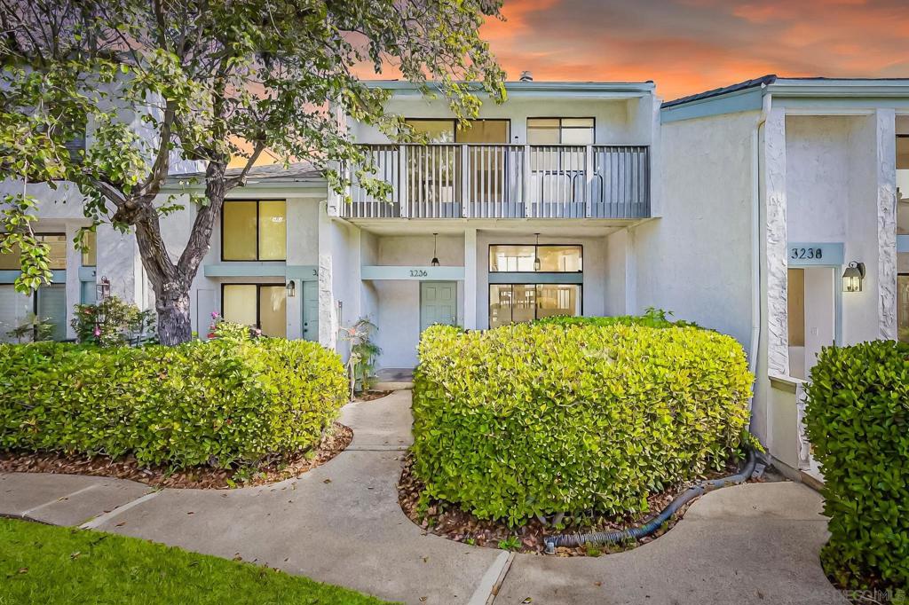 Rare opportunity to own a south-facing 3BR/2.5BA townhome with attached 2-car garage in the coveted Woodlands community of La Jolla! This bright and spacious home features a thoughtfully designed split-level floor plan with high ceilings, updated flooring, and abundant natural light throughout. The open layout flows seamlessly from the living room to the dining area and kitchen—perfect for entertaining or everyday living. Upstairs, all three bedrooms are generously sized, including a stunning primary suite with vaulted ceilings, wall-to-wall mirrored closets, a private balcony, and a bonus: washer/dryer hook ups in the primary bathroom. Additional highlights include updated bathrooms, washer/dryer hooks ups in the garage, an additional balcony off the dining room, and a private front patio ideal for relaxing outdoors. Community amenities include a pool, spa, clubhouse, and ping pong table—all located just steps from the unit. Centrally located just a few minutes away from UCSD, La Jolla Village Square, Westfield UTC, and the 5 and 52 freeways. This is an exceptional opportunity to own in one of La Jolla’s most sought-after communities. Come check it out before it’s gone!