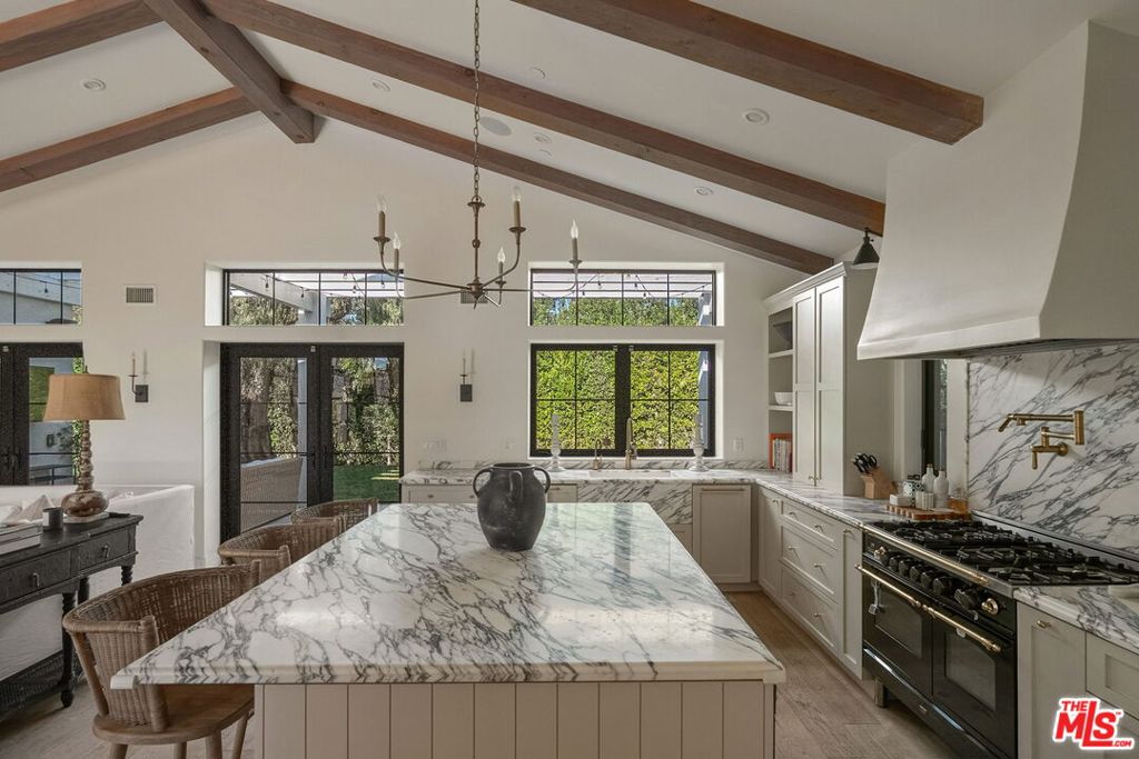 131 S Saltair Avenue