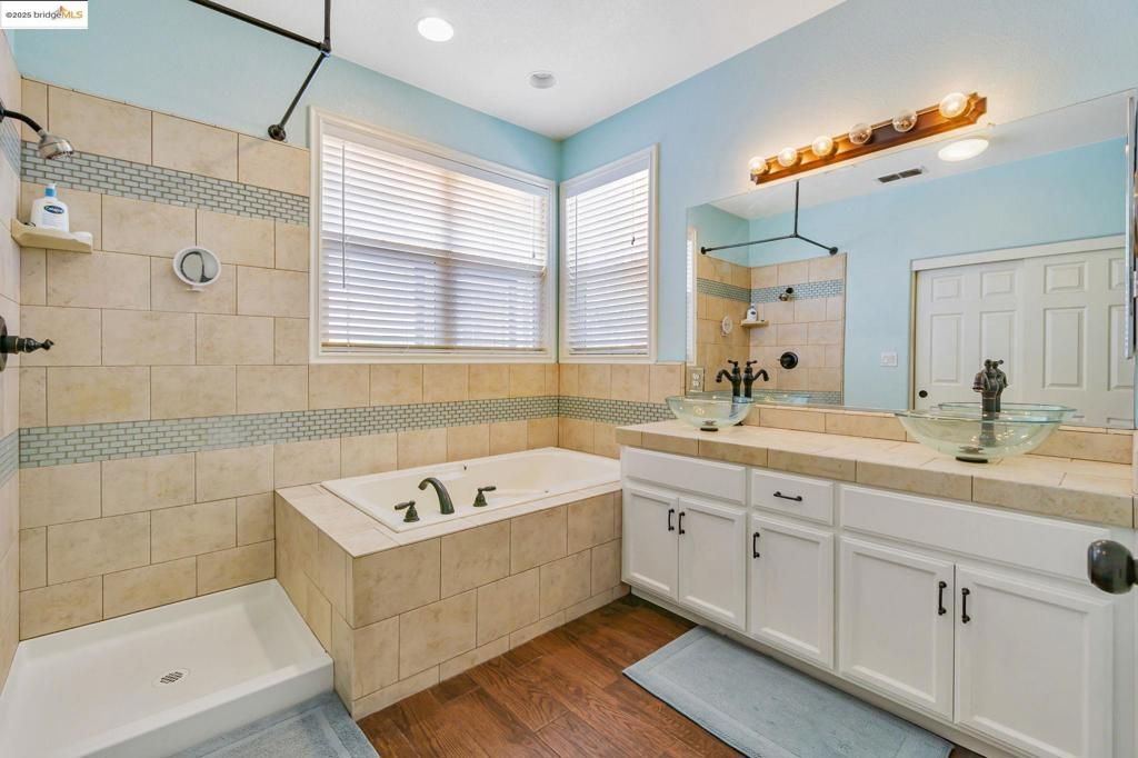 listing image 130724955691896480307