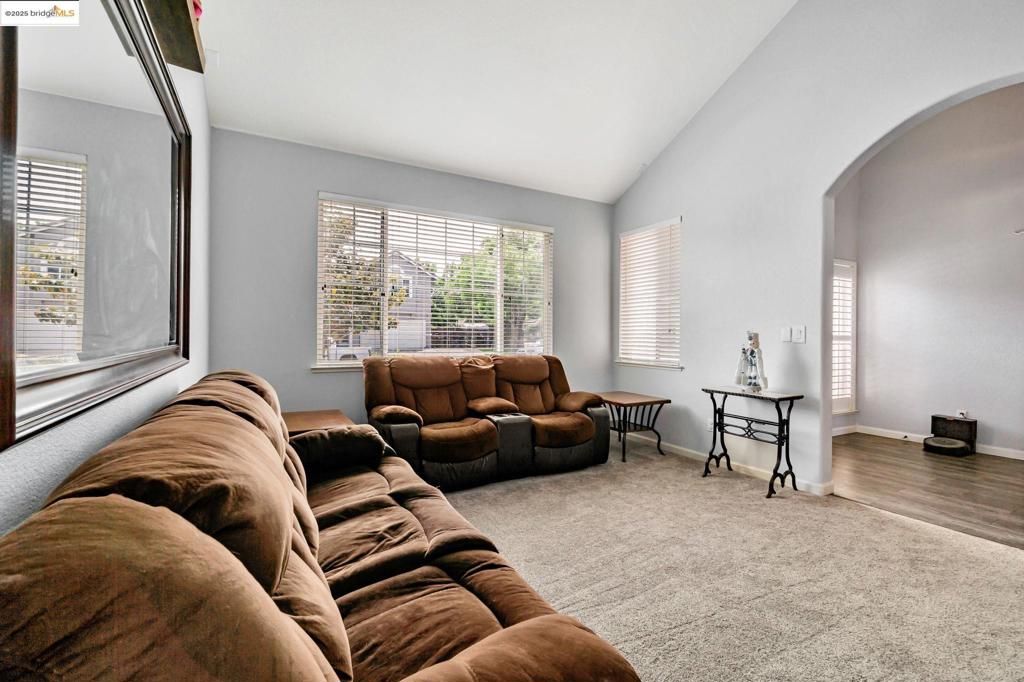 listing image 130721228550979612852