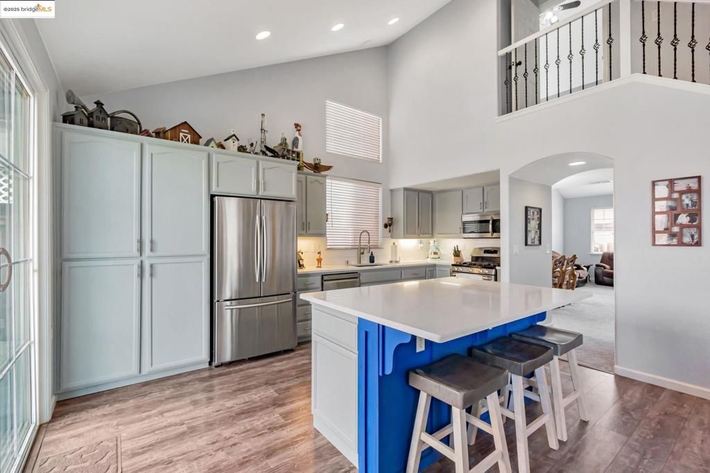 listing image 130725029594716188911