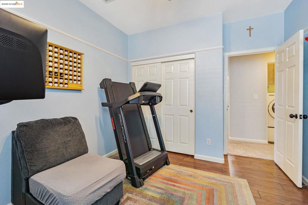 listing image 130728750705720656797