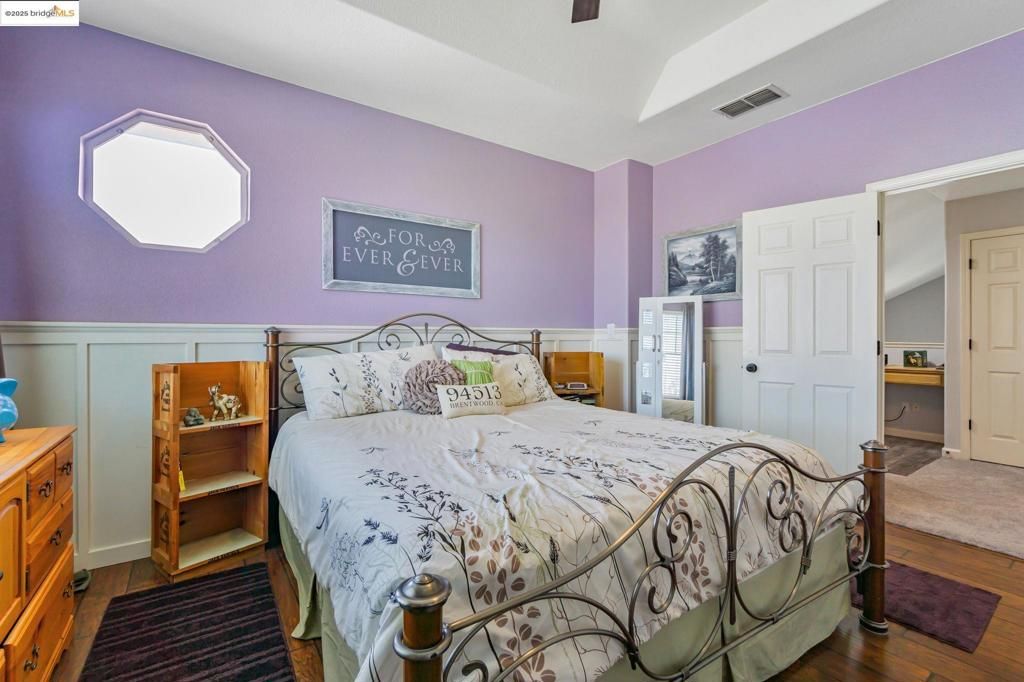 listing image 130728855284265849426