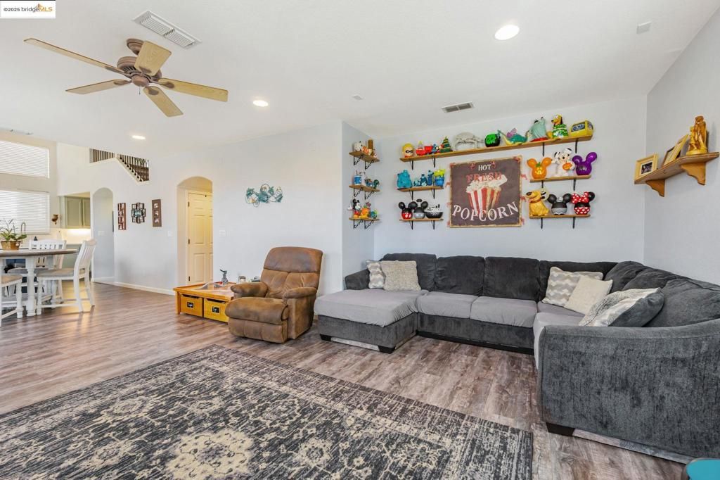 listing image 130722510426022370592