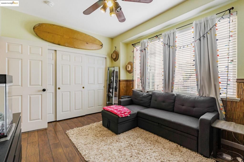 listing image 130722849238120243794