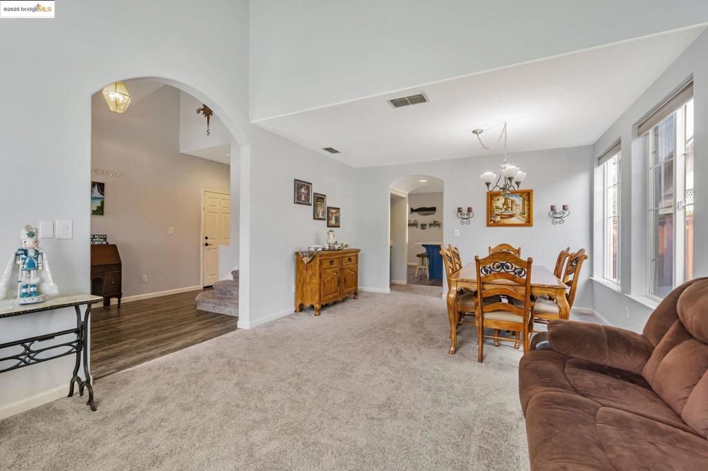 listing image 130729222988160897621