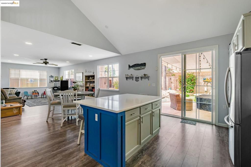 listing image 130726992190138208943