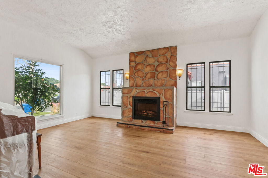 Properties 1 3722 Wellington Road