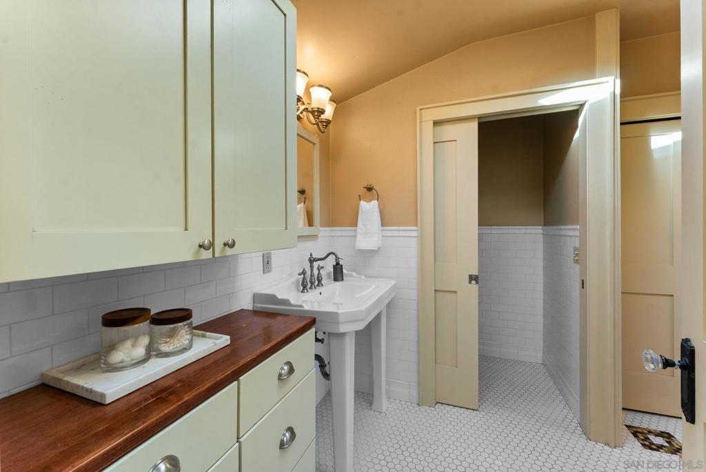 Mission Hills - Residential