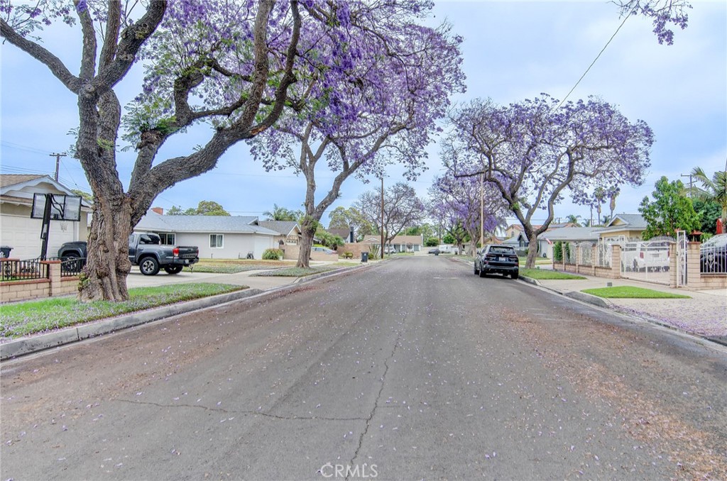 Properties 2 1924 W Secrest Way
