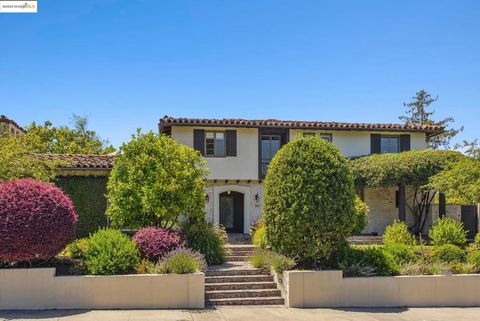 Photo of 160 Requa Rd Rd, Piedmont, CA 94611 (MLS # 41110948)