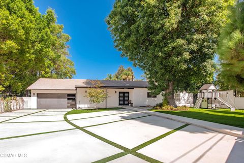Photo of 23245 Gonzales Drive, Woodland Hills, CA 91367 (MLS # 225005085)