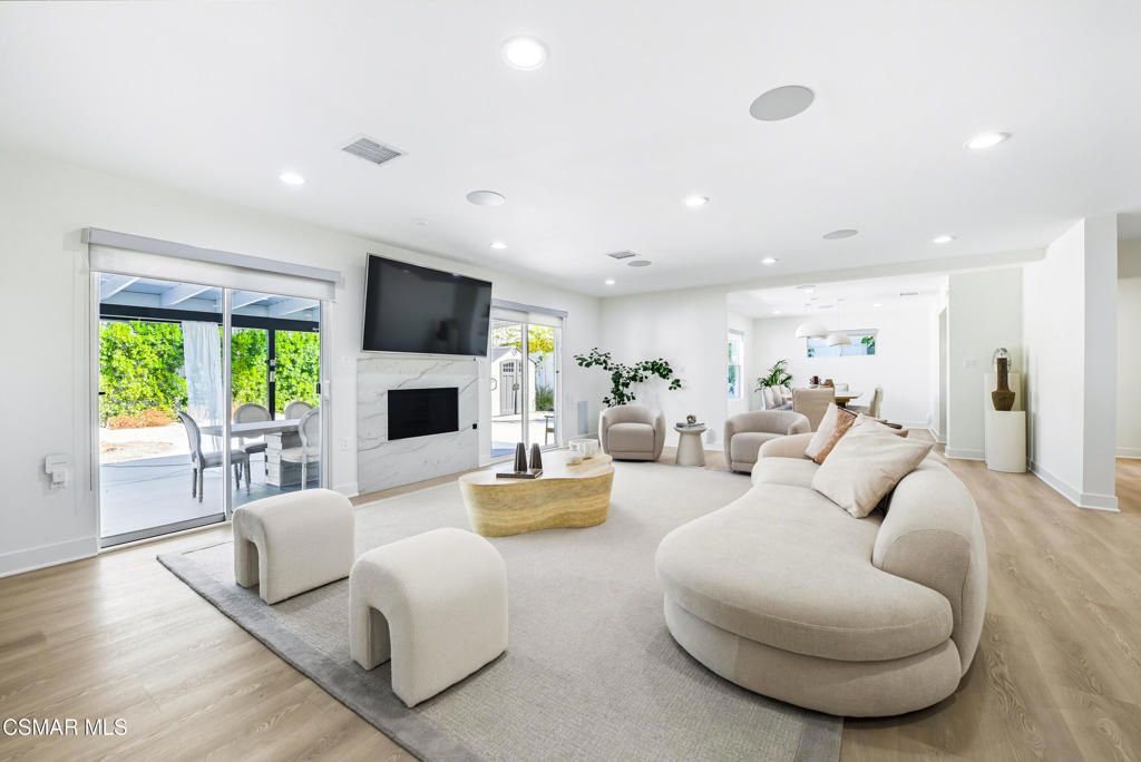 Photo of 23245 Gonzales Drive, Woodland Hills, CA 91367 (MLS # 225005085)