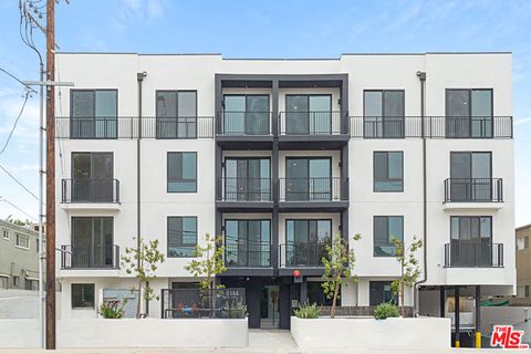 Photo of 6144 Whitsett Avenue #403, North Hollywood, CA 91606 (MLS # 26781949)