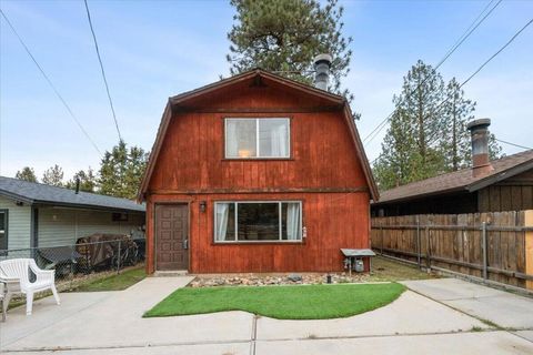 Photo of 858 Norwood Lane, Big Bear, CA 92314 (MLS # 219139304PS)