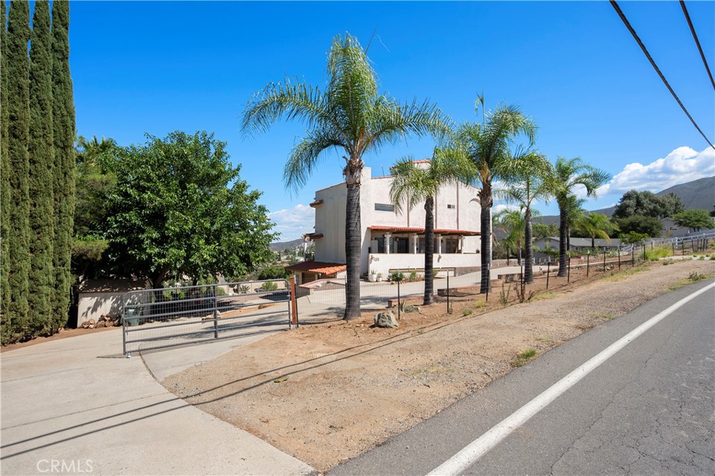 2638 W Victoria Drive