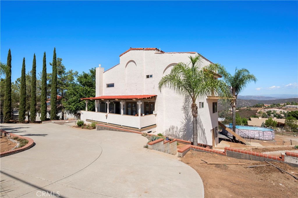 2638 W Victoria Drive