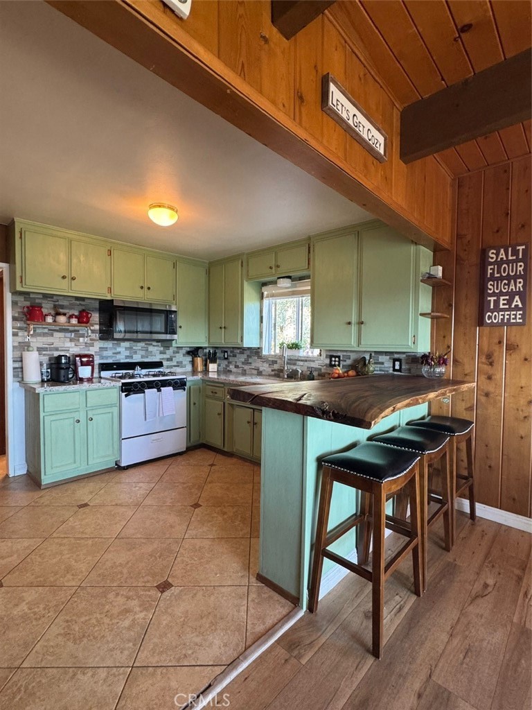 Arrowhead Woods (AWHW) - Residential Lease