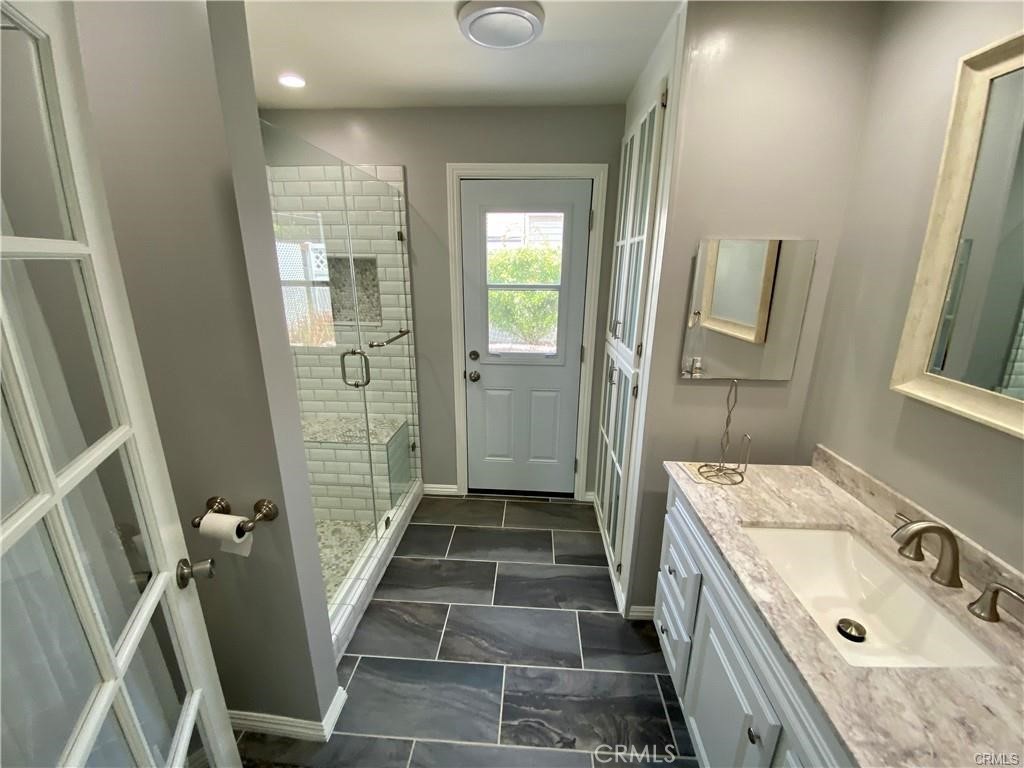 2275 W 25th 87