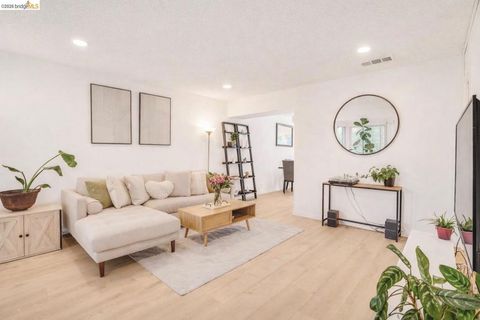 1260 Pine Creek Way I Concord CA 94520