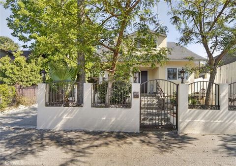 Photo of 5929 Weaver Lane Ln, Los Angeles, CA 90042 (MLS # DW26104790)