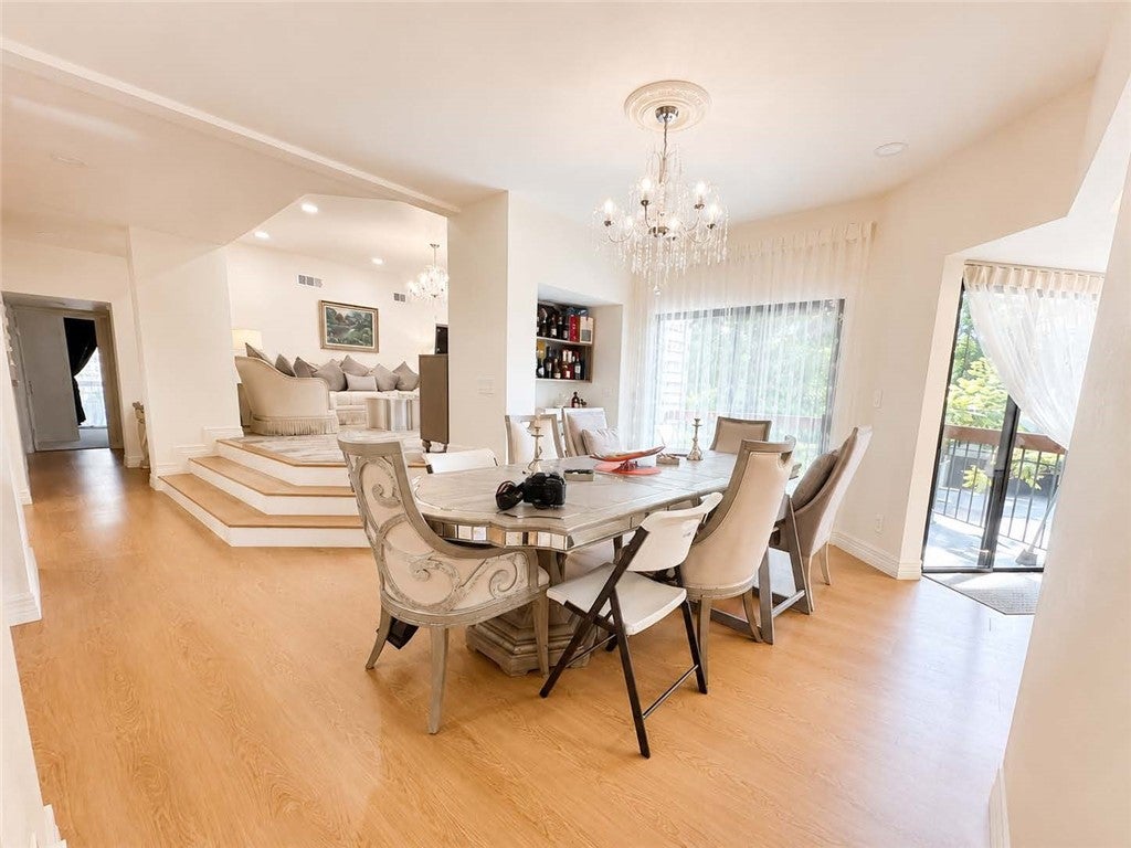 1313 Valley View 202