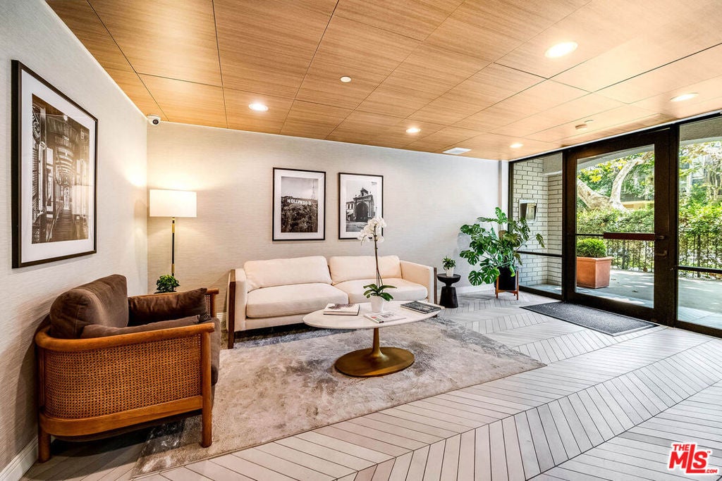 631 Wilcox Avenue 3F