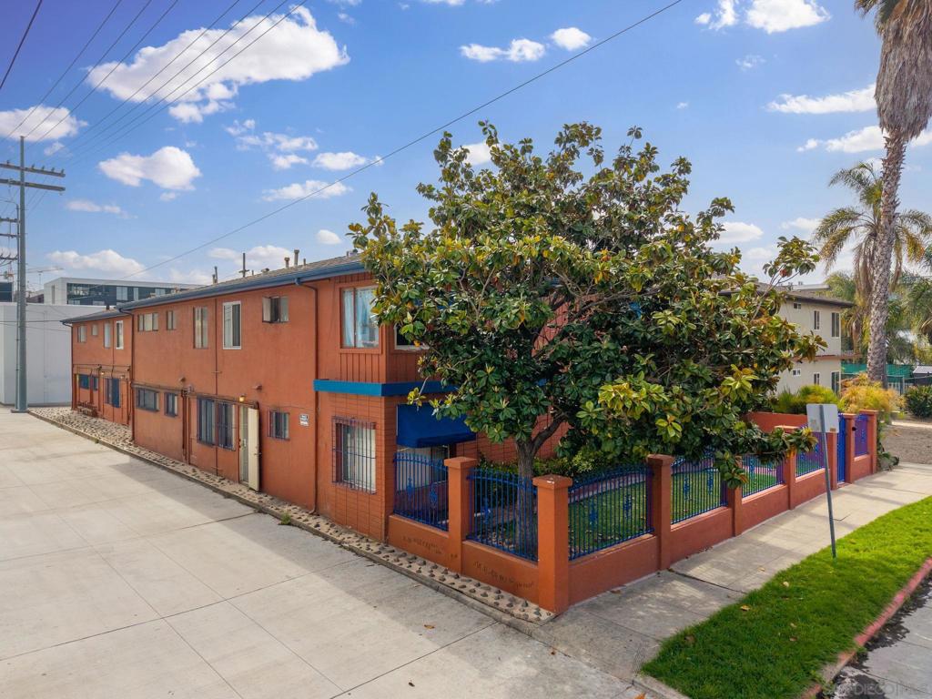 4221 Kansas St