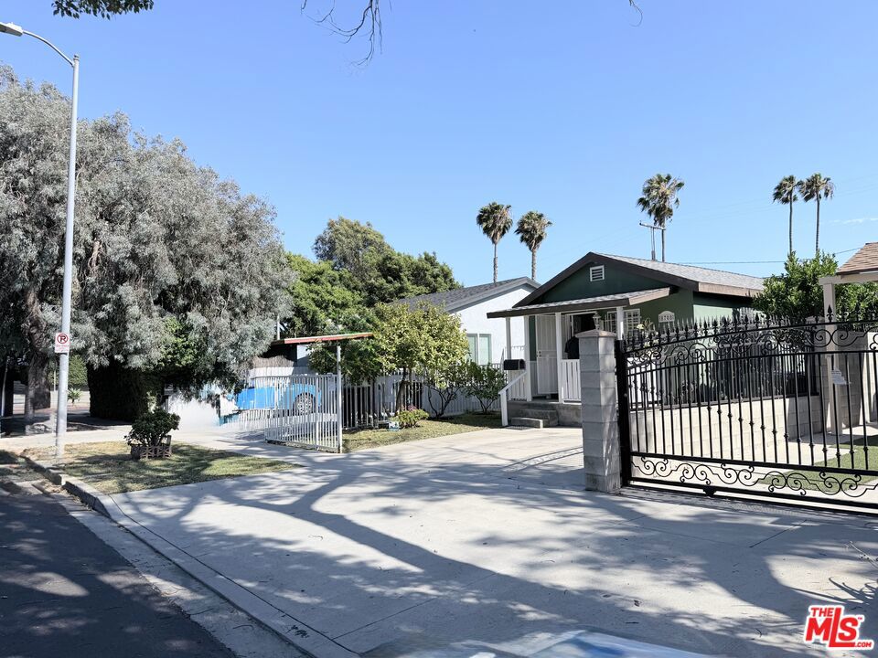 8708 Cadillac Avenue, Los Angeles CA 90034