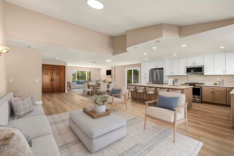 1510 Orangeview Dr 1-2 Encinitas CA 92024