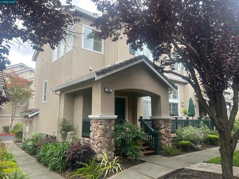 Photo of 203 Swan Ct Ct, Danville, CA 94506 (MLS # 41136331)