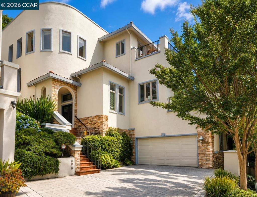 698 Via Rialto Dr, Oakland CA 94619