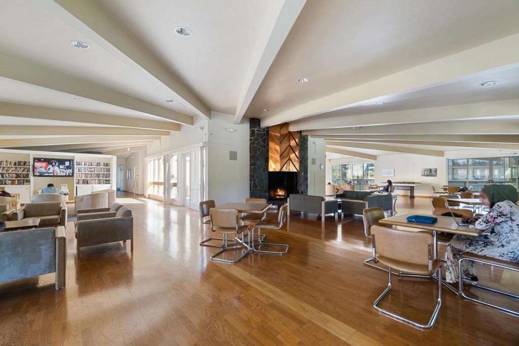 listing image 130723820833059619405
