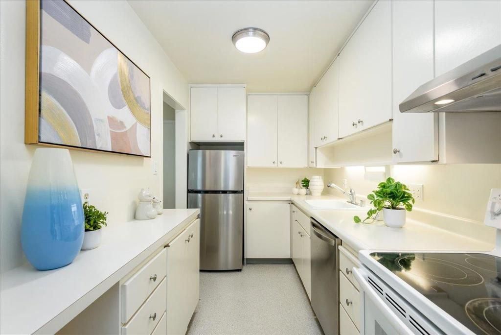 listing image 130723223537384889364