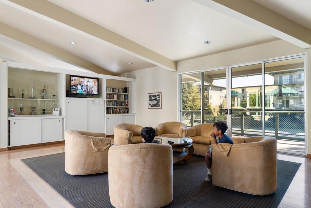 listing image 130720576727035616616