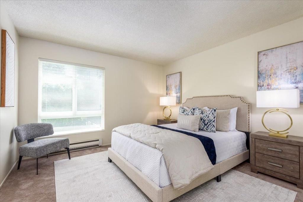 listing image 130724452130837848982