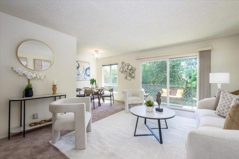 Photo of 833 N Humboldt Street #208, San Mateo, CA 94401 (MLS # ML82046365)