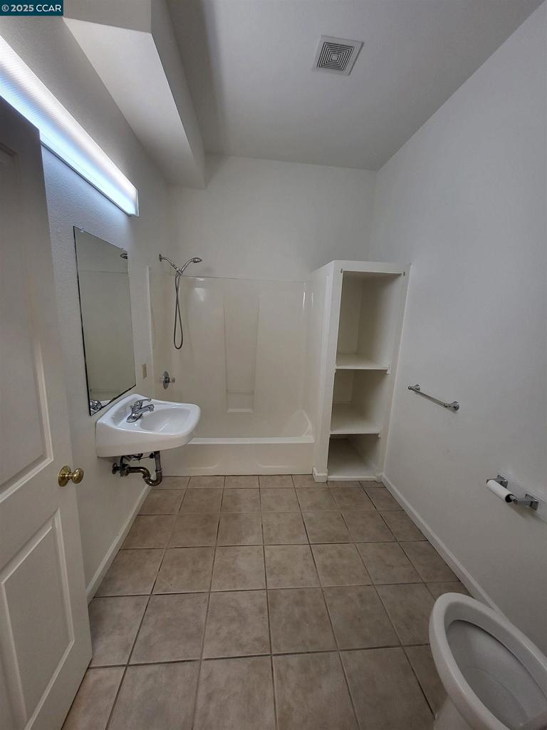 DOWNTOAREA - Residential Lease