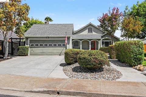Photo of 1760 Domaine Way, Oakley, CA 94561 (MLS # 41143415)
