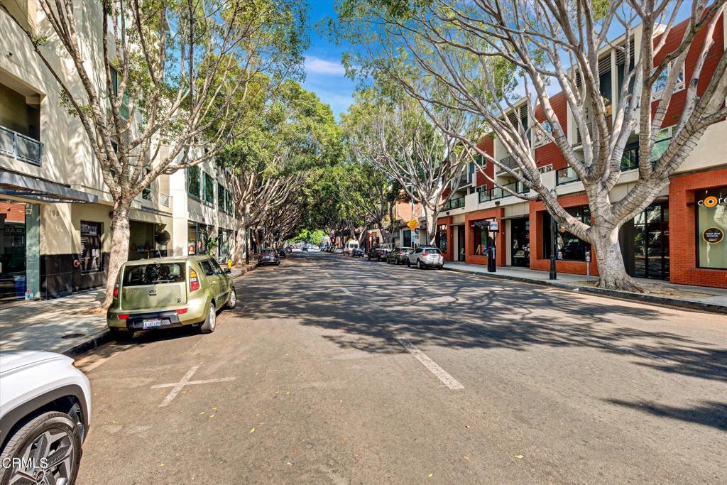 159 W Green Street 408