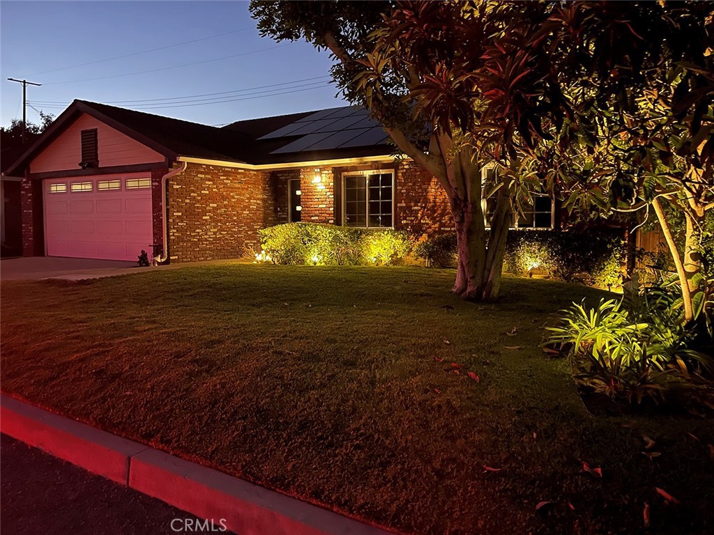 925 Royal Oaks Drive