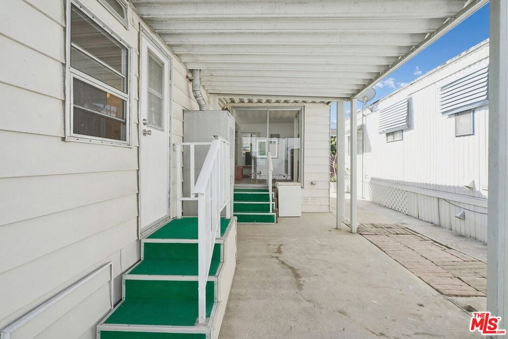 11250 Playa Street 43
