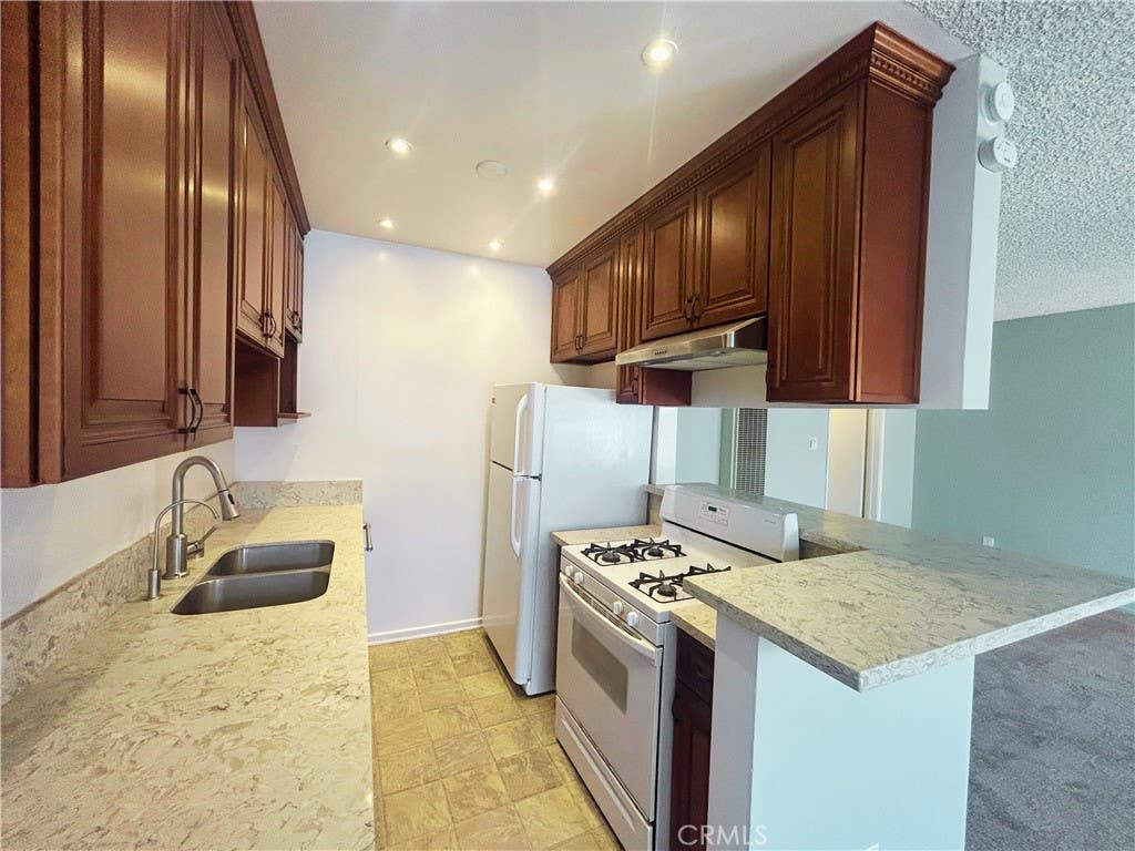 Photo of 1522 S Centinela Ave AVE #204, Los Angeles, CA 90025 (MLS # CV26100595)