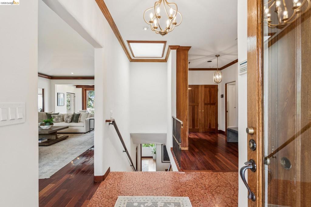 479 Mountain Ave