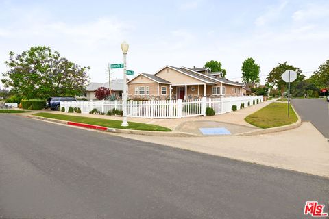 Photo of 441 University Avenue, Burbank, CA 91504 (MLS # 25532677)