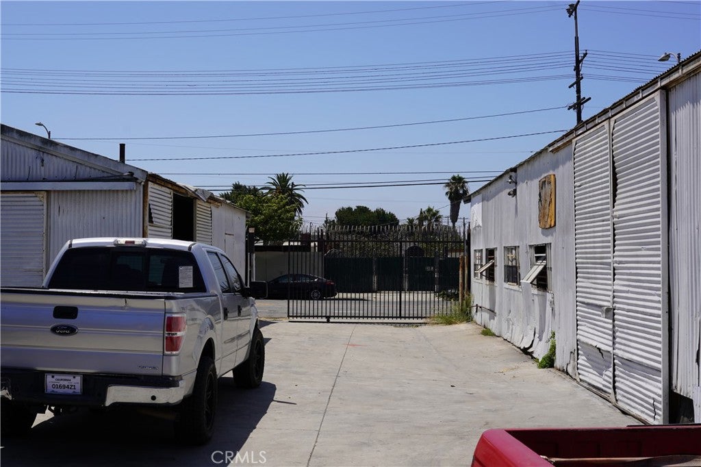 901 E 108th