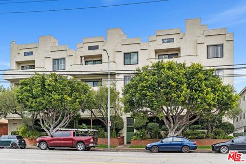 Tiny photo for 3544 S Centinela Avenue #305, Los Angeles, CA 90066 (MLS # 26632195)