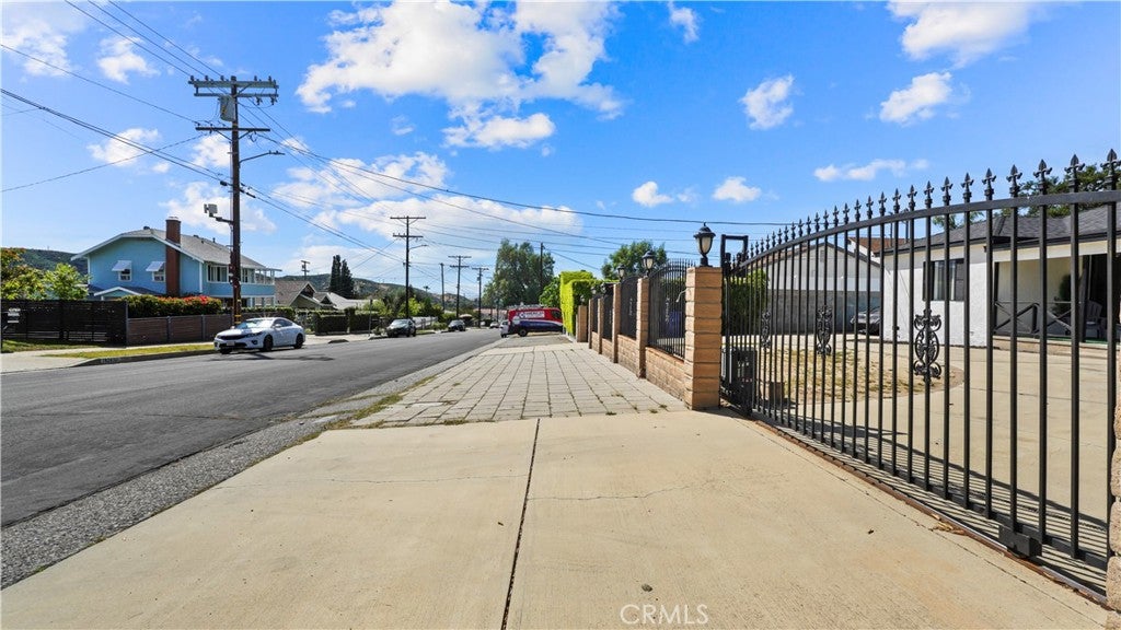 7815 Fenwick