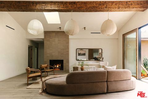 Photo of 8029 El Manor Avenue, Los Angeles, CA 90045 (MLS # 26750873)